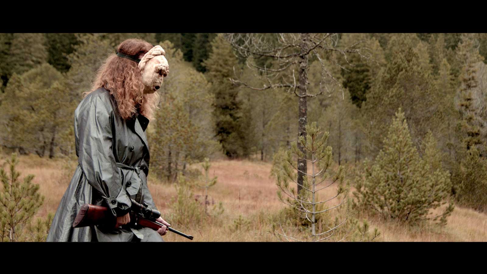 bettina-eberhard-medea-experimentalfilm-filmstill-2-black-manuelawurchguedelstiftung